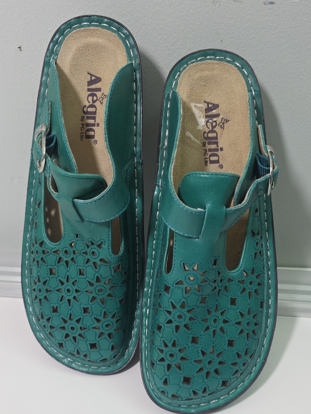 Alegria Teal Cutout Leather Slip-On Sandals Size 41/9.5